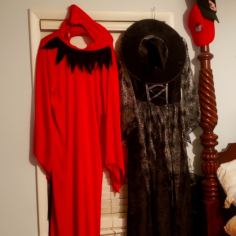 Women's size M Halloween costumes